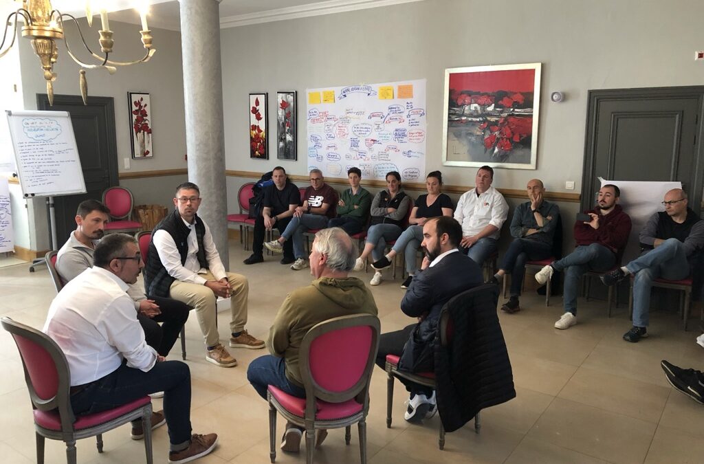 Créer un espace de dialogue constructif grâce au Théâtre Forum : l&rsquo;exemple du séminaire GCC